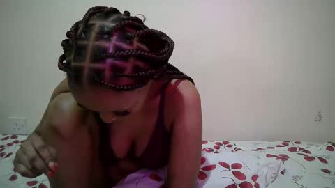 Snapshot of miss_rihanna2 chatting on April 6, 3:48 am miss_rihanna2 online show from April 6, 3:48 am