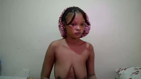 Snapshot of miss_rihanna2 chatting on April 14, 3:12 am miss_rihanna2 online show from April 14, 3:12 am