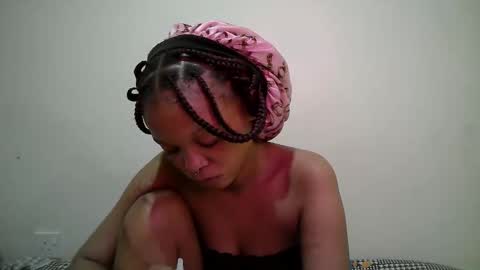 Snapshot of miss_rihanna2 chatting on April 15, 3:24 am miss_rihanna2 online show from April 15, 3:24 am