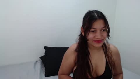 Snapshot of miss_rose1 chatting on December 18, 11:24 am ROS online show from December 18, 11:24 am
