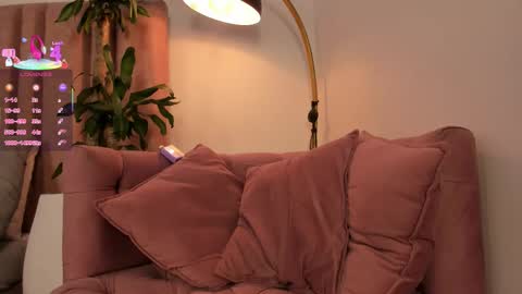 Snapshot of miss_sheep chatting on December 14, 9:25 am Tamm online show from December 14, 9:25 am