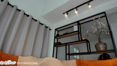 Zoee     online show from October 6, 4:04 pm