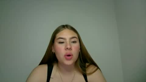 sophi 3 online show from June 12, 11:25 pm