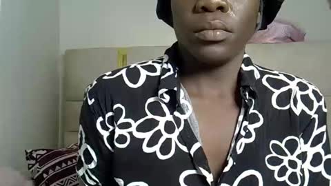 Snapshot of miss_squirty2 chatting on June 1, 6:37 am jasmine online show from June 1, 6:37 am