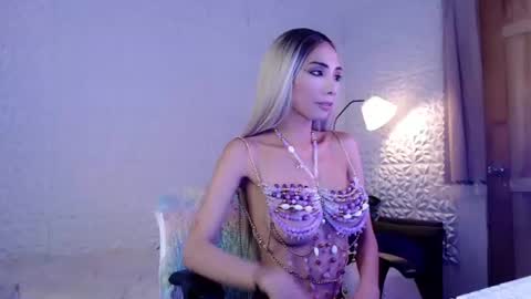 Snapshot of miss_sugar20 chatting on June 16, 11:18 pm IM SUGAR online show from June 16, 11:18 pm