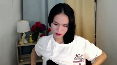 Snapshot of miss_sunshinex chatting on February 2, 5:21 am Shine online show from February 2, 5:21 am