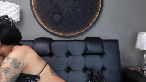 Vaiolette online show from April 8, 11:10 am