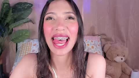 Snapshot of miss_veronica2 chatting on July 8, 1:04 pm Miss Veronica online show from July 8, 1:04 pm