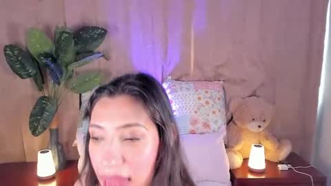 Snapshot of miss_veronica2 chatting on July 9, 1:37 pm Miss Veronica online show from July 9, 1:37 pm