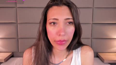 Veronica summer  7AM to 1500 PM hour GMT-5 online show from January 3, 2:40 pm