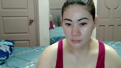 HOT MOMMY ZEPHYR online show from February 23, 8:44 am