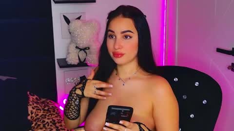 Amelia online show from April 2, 6:05 pm