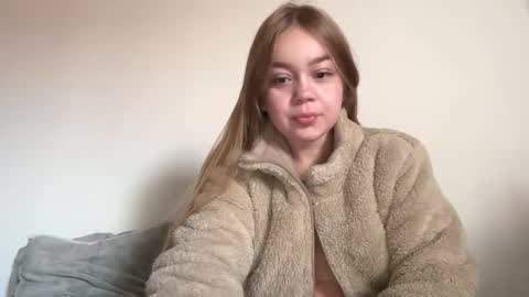 Ameliahs online show from November 1, 12:29 pm