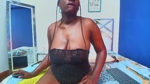 Miss Evelyn  online show from December 22, 6:59 pm