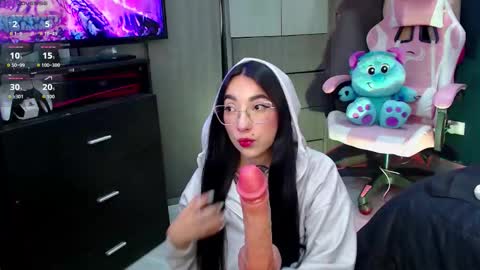 Camila Flores online show from November 26, 2:23 am