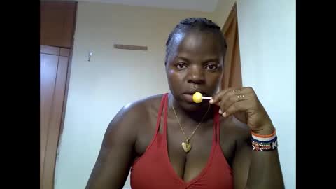 Snapshot of misscandy352_ chatting on May 17, 2:13 pm misscandy352_ online show from May 17, 2:13 pm