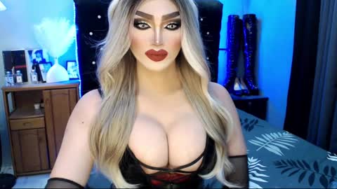Snapshot of misschannel4sub chatting on February 1, 5:47 pm PRIESTESS CHANNEL online show from February 1, 5:47 pm