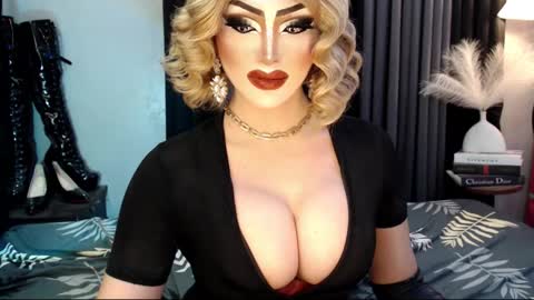 Snapshot of misschannel4sub chatting on September 15, 1:38 am PRIESTESS CHANNEL online show from September 15, 1:38 am