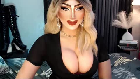 Snapshot of misschannel4sub chatting on September 28, 8:36 pm PRIESTESS CHANNEL online show from September 28, 8:36 pm