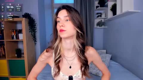 Snapshot of misschaotic_ chatting on November 17, 7:47 am Shelley online show from November 17, 7:47 am