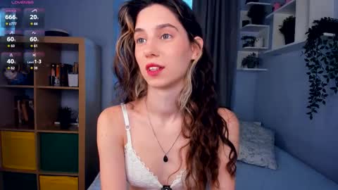 Snapshot of misschaotic_ chatting on December 1, 7:46 am Shelley online show from December 1, 7:46 am