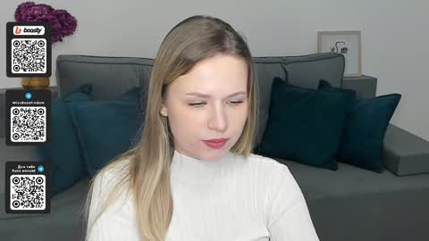 Miss Darina Ross online show from December 3, 10:50 am