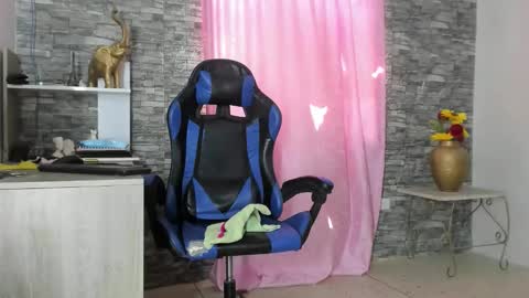 missdeborah20 online show from November 12, 2:39 pm