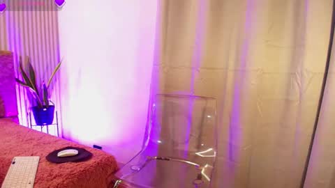 Snapshot of missdionne__curly chatting on January 9, 11:24 am DIONNE online show from January 9, 11:24 am