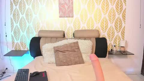 Miss Elie online show from January 15, 2:35 pm