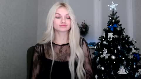 Snapshot of missemma1111 chatting on January 16, 8:36 pm EMMA online show from January 16, 8:36 pm