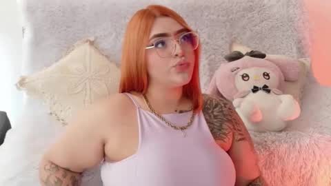 missevans_ online show from April 18, 6:45 pm