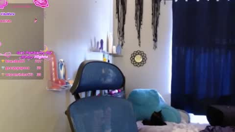 missfoxe12 online show from December 15, 6:23 pm