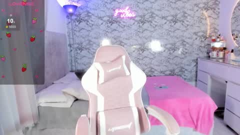 Gisell   Gigi online show from February 11, 4:45 pm