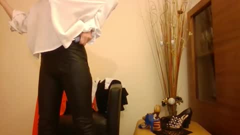 missheals online show from May 8, 11:32 pm