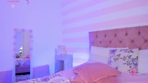 Snapshot of misshiller_gh chatting on December 24, 7:17 am Melany Hiller online show from December 24, 7:17 am