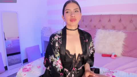 Snapshot of misshiller_gh chatting on January 7, 3:35 am Melany Hiller online show from January 7, 3:35 am