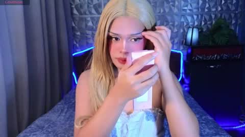 im your queen steffie online show from June 21, 12:52 pm
