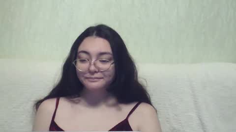 missis mona online show from December 18, 6:53 am