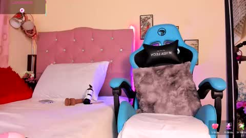   online show from October 25, 3:29 pm