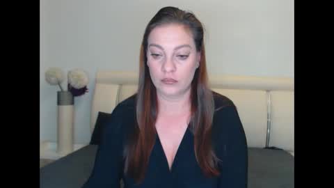 Khloe online show from December 21, 5:20 pm