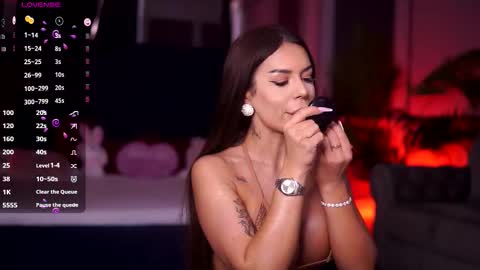 misskiarra online show from October 9, 6:33 am