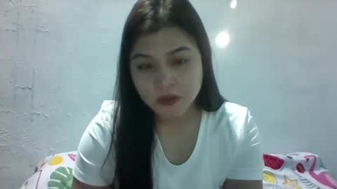 Snapshot of misskitty2xxx chatting on February 15, 1:42 am Merry online show from February 15, 1:42 am