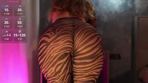 misskristel online show from November 6, 11:33 am