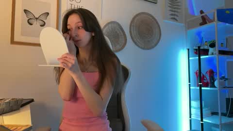 misslalii online show from March 19, 6:56 pm