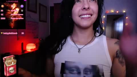 Snapshot of misslana_wn chatting on December 17, 4:29 am LanaLul online show from December 17, 4:29 am