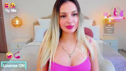 Snapshot of misslou_ chatting on March 2, 6:03 am Lou online show from March 2, 6:03 am