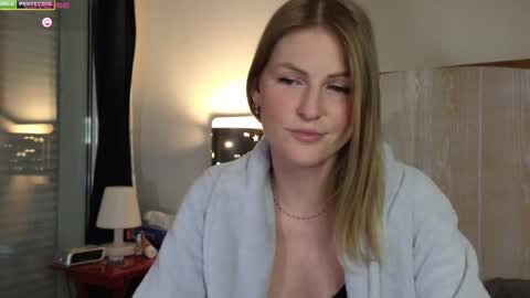 Misslucci online show from March 7, 4:22 pm