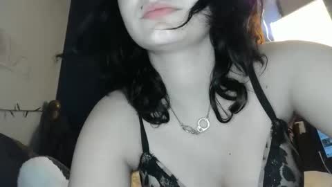 Snapshot of missmacabre666 chatting on May 7, 8:31 am missmacabre666 online show from May 7, 8:31 am