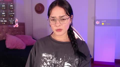 Snapshot of missmariana_ chatting on May 21, 12:17 am missmariana_ online show from May 21, 12:17 am