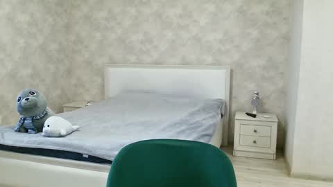 OneGoddess online show from February 7, 1:11 pm